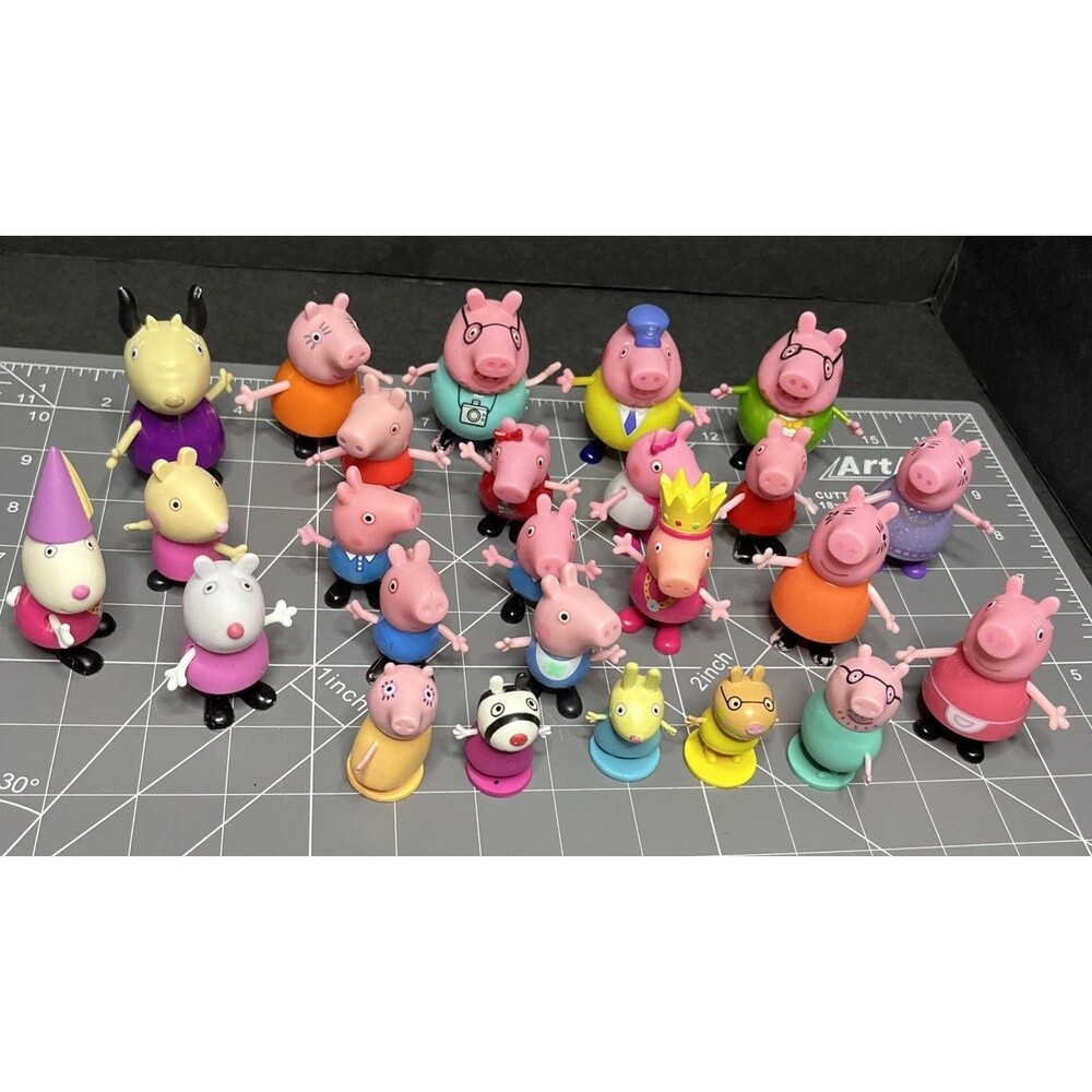 Lot of 25 Peppa Pig Figures Various Years And Sizes